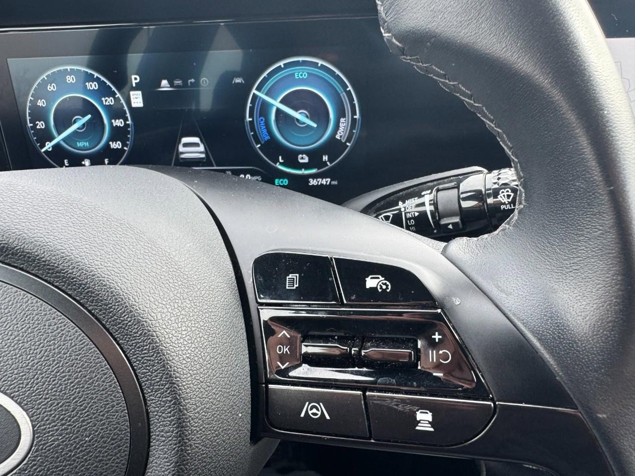 Used 2025 Hyundai Elantra Limited image 21