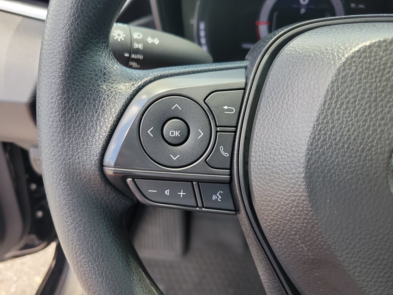 Used 2026 Toyota Corolla LE FWD image 19
