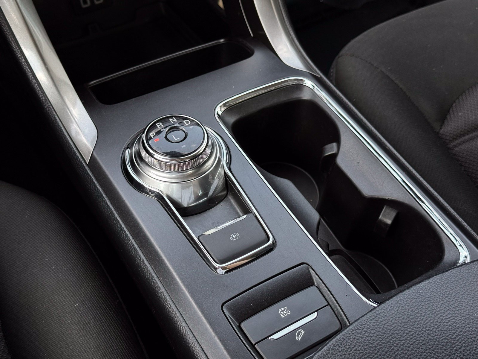 Used 2019 Ford Fusion SE FWD image 34