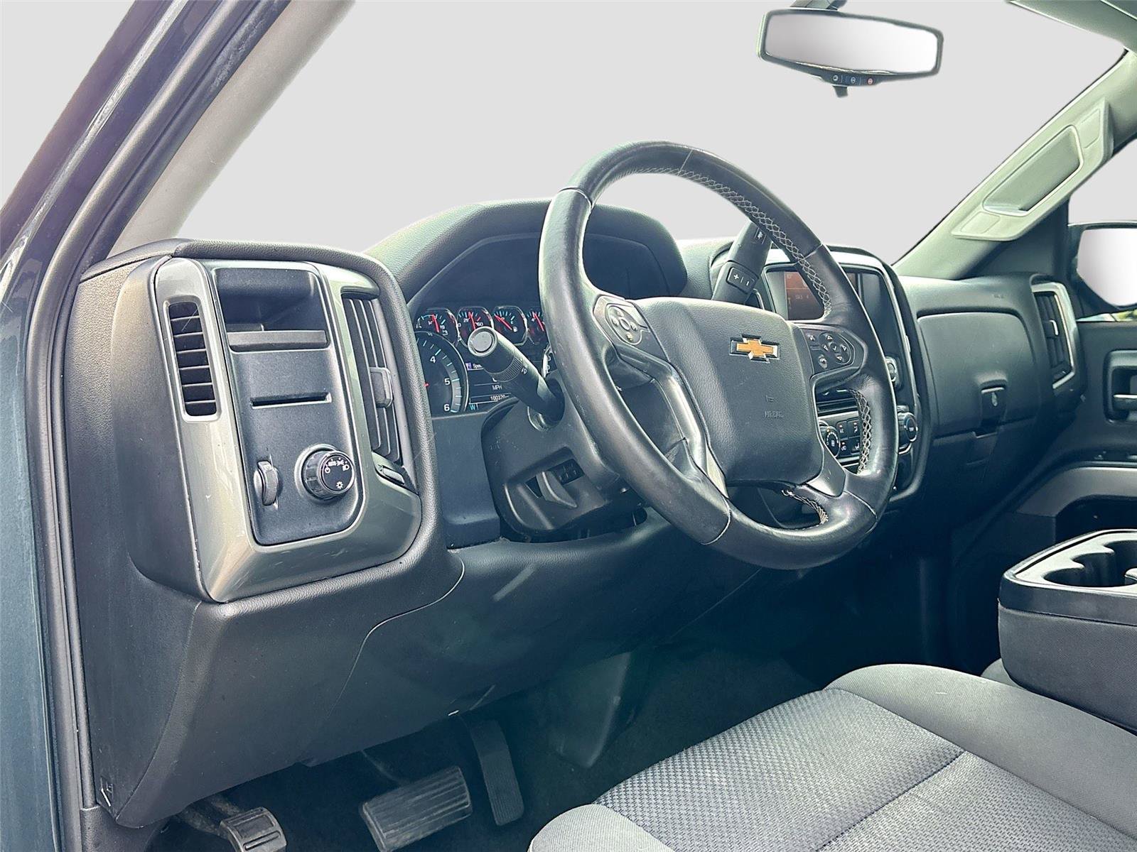 Used 2018 Chevrolet Silverado 1500 LT RWD image 9