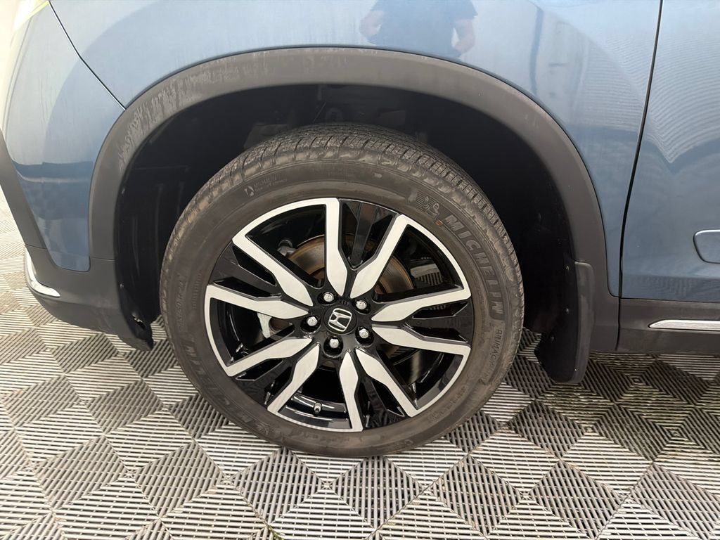 Used 2020 Honda Pilot Touring image 13