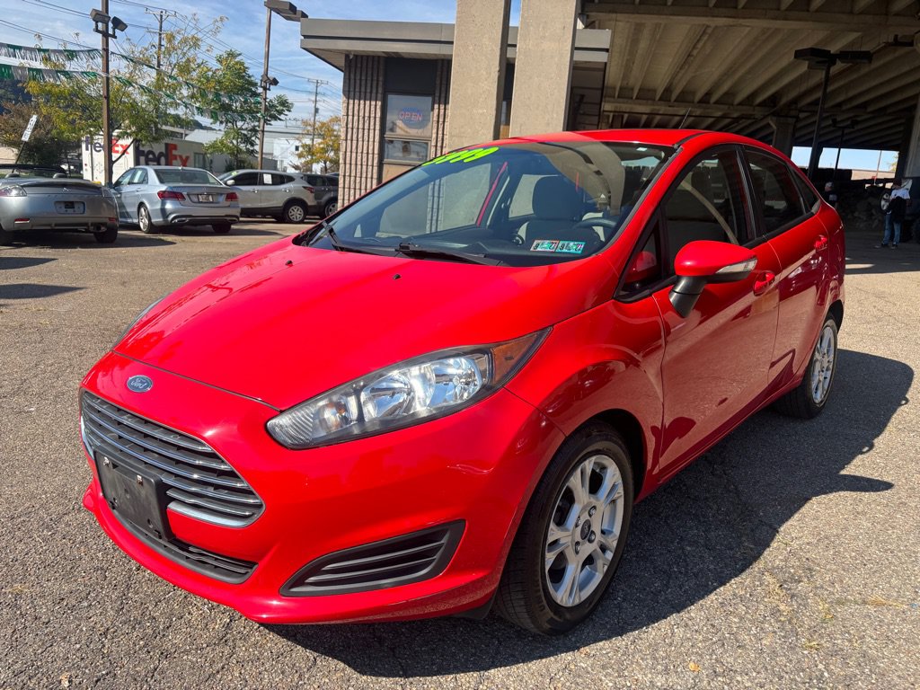 Used 2014 Ford Fiesta SE w/ Comfort Package FWD image 1