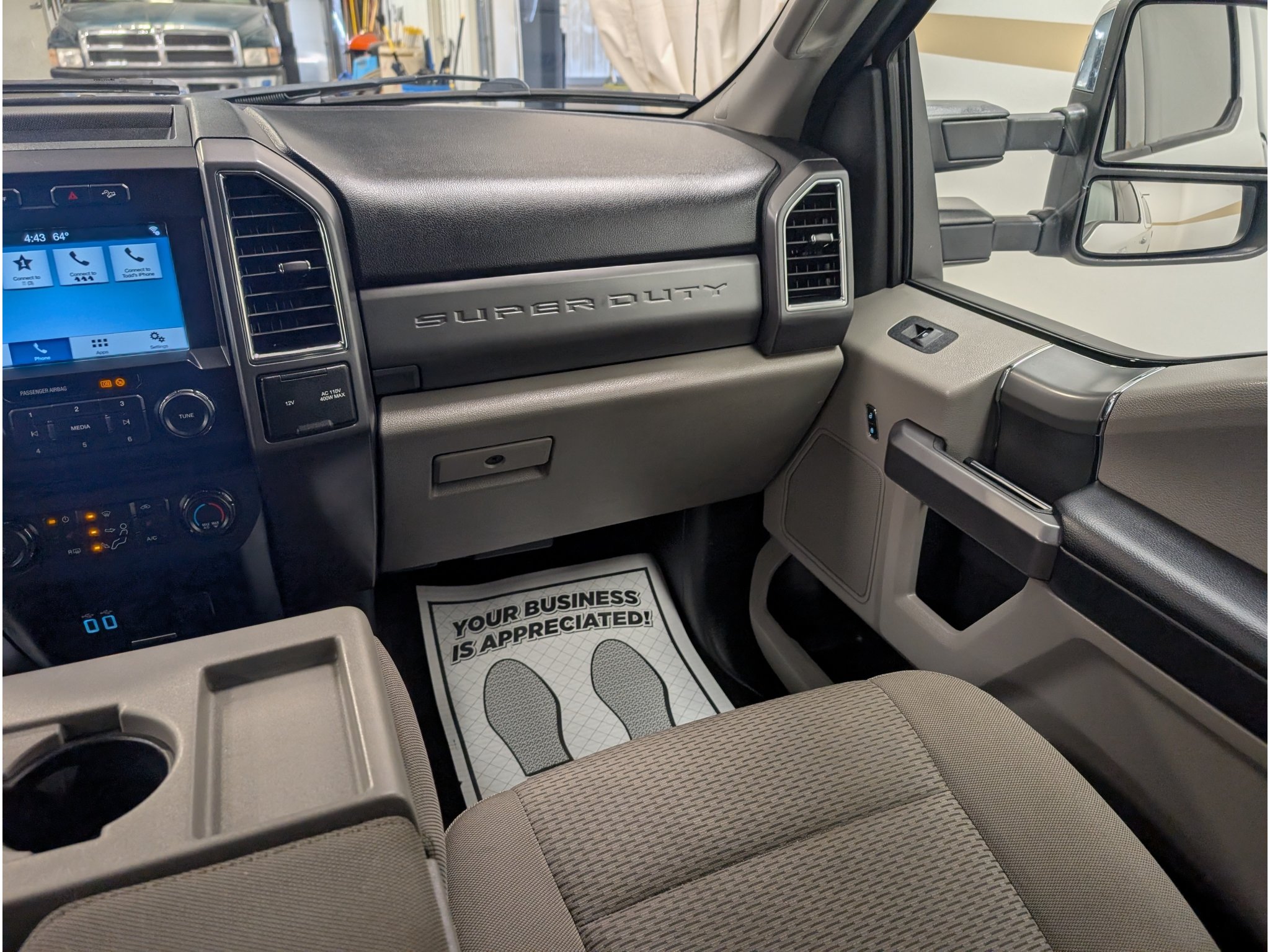 Used 2018 Ford F350 XLT w/ XLT Premium Package AWD/4WD image 13