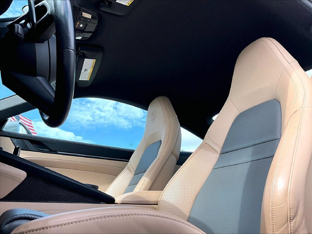 Certified 2024 Porsche 911 Carrera GTS RWD image 18