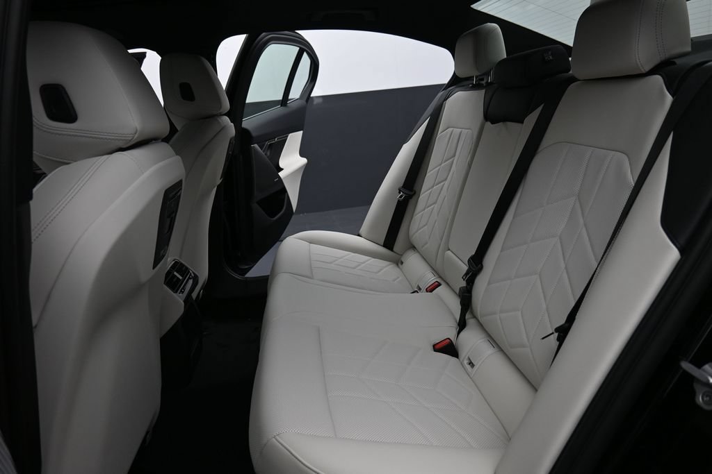 New 2027 BMW 530i xDrive AWD/4WD image 17