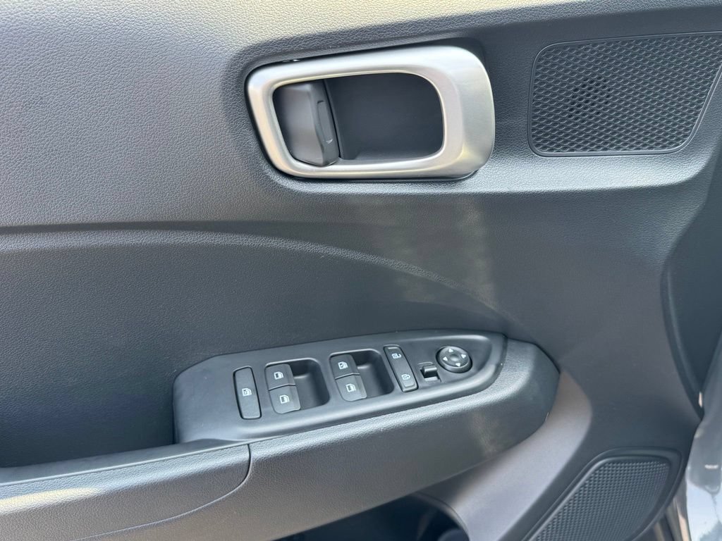 Certified 2026 Hyundai Venue SEL FWD image 38