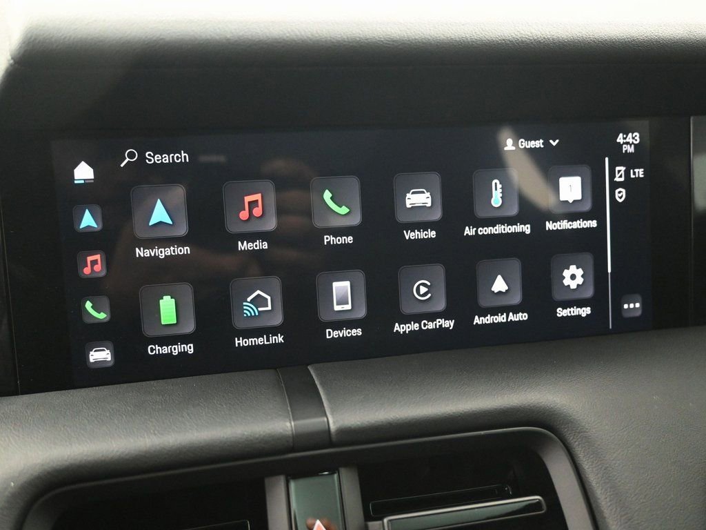 Used 2022 Porsche Taycan image 12