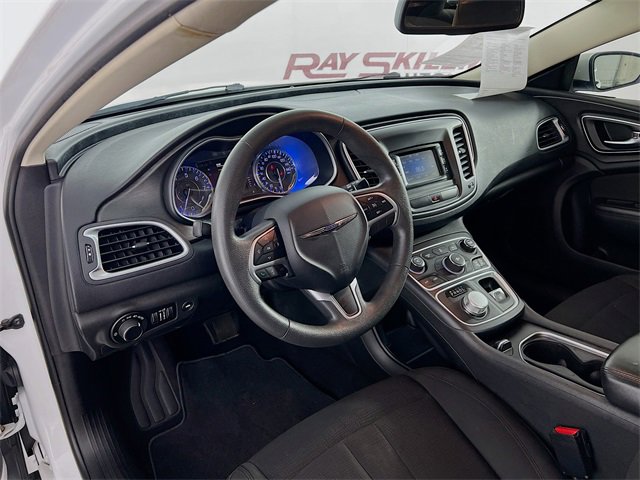 Used 2015 Chrysler 200 Limited image 29