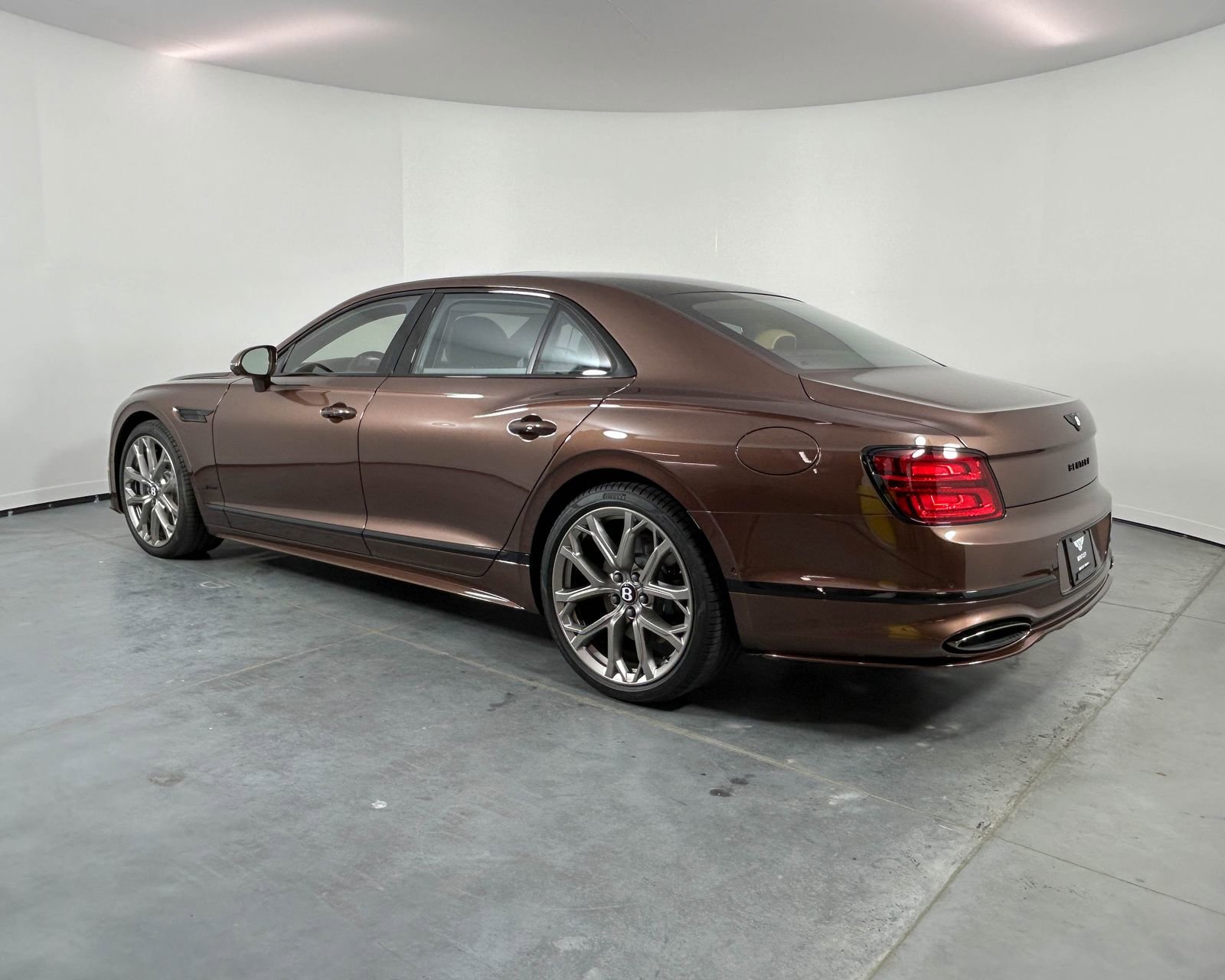 New 2026 Bentley Flying Spur Plug-In Hybrid AWD/4WD image 3