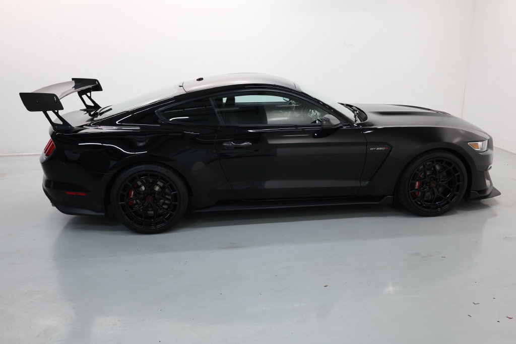 Used 2019 Ford Mustang Shelby GT350R w/ GT350R Equipment Group 920A RWD image 65