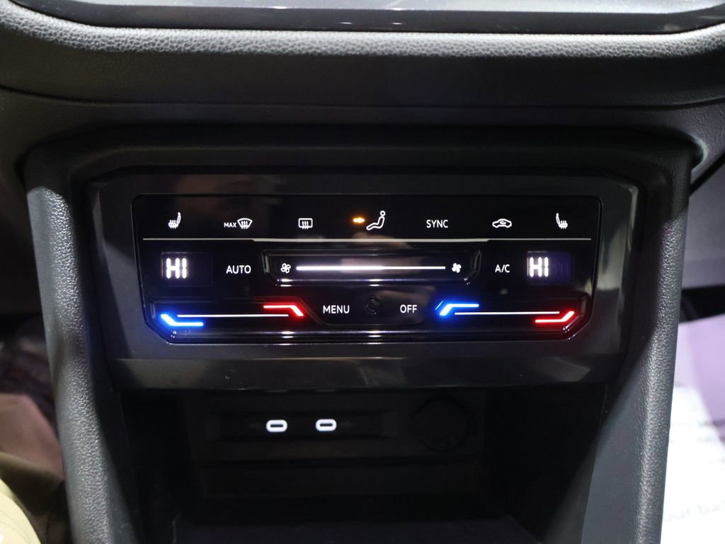 Used 2022 Volkswagen Tiguan SE image 29