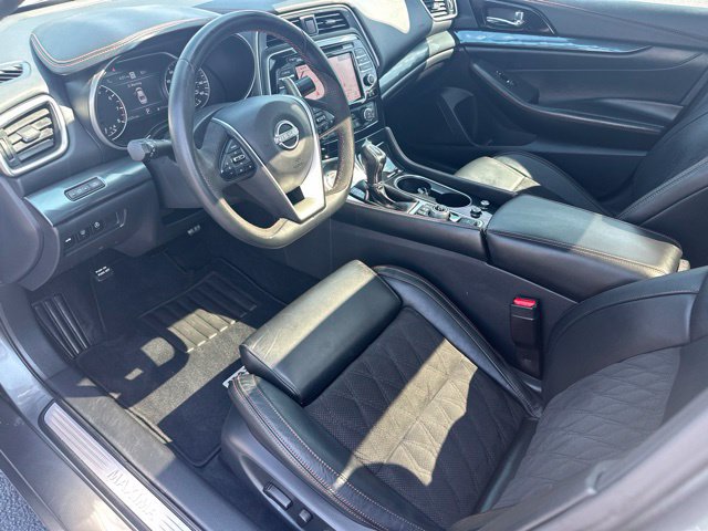 Used 2023 Nissan Maxima SR w/ Sport Mat Group FWD image 12