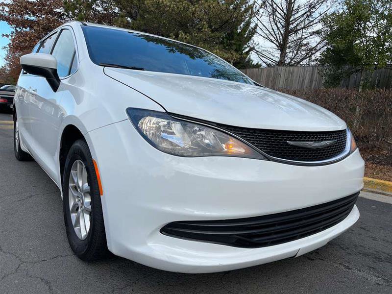 Used 2017 Chrysler Pacifica LX image 29