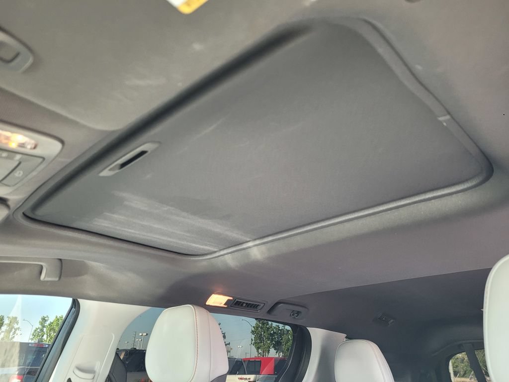 Used 2022 Toyota Sienna XSE w/ XSE Plus Package AWD/4WD image 13