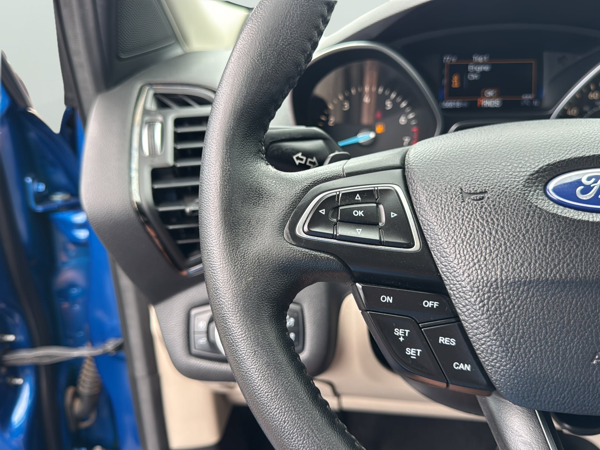 Used 2017 Ford Escape Titanium AWD/4WD image 26