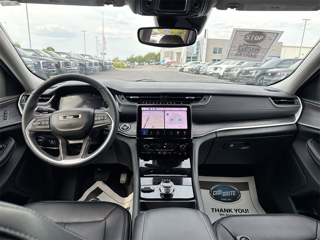 Used 2024 Jeep Grand Cherokee Limited image 6