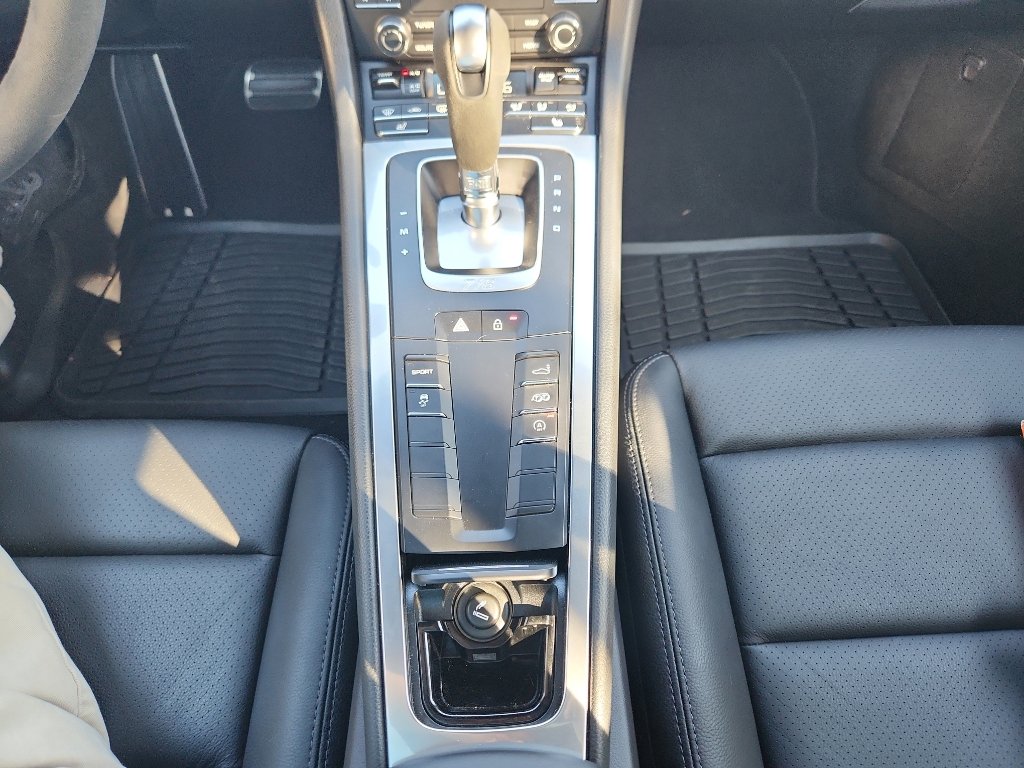 Certified 2022 Porsche 718 Cayman S image 31