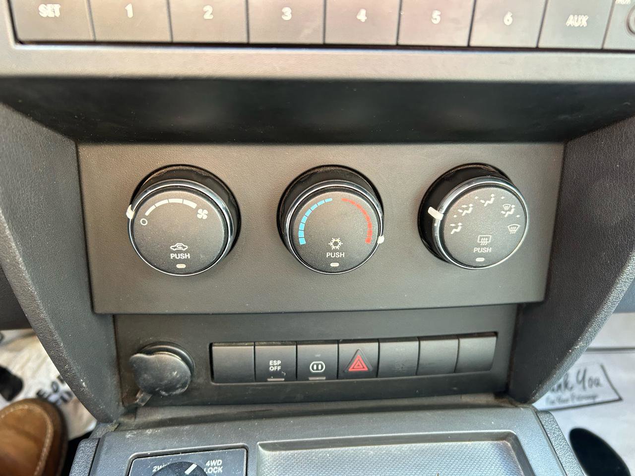 Used 2008 Dodge Nitro SXT w/ Sun & Wheels Group image 21