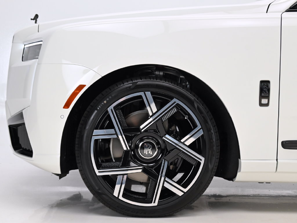 New 2027 Rolls-Royce Cullinan Black Badge AWD/4WD image 5
