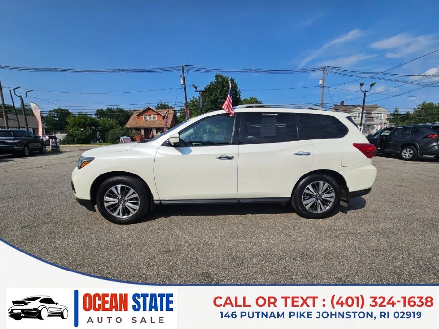 Used 2017 Nissan Pathfinder SL AWD/4WD image 2