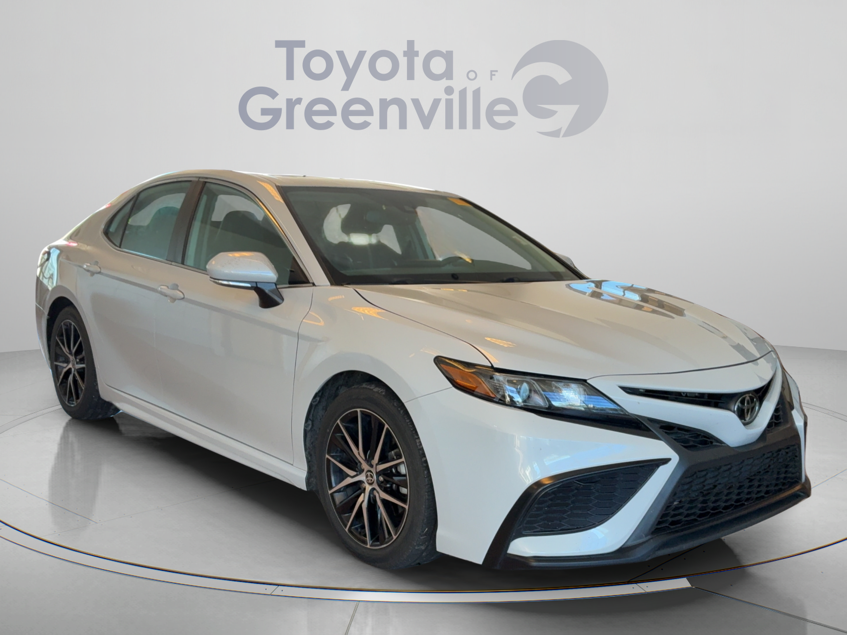 Used 2022 Toyota Camry SE w/ Audio Upgrade Package FWD image 8