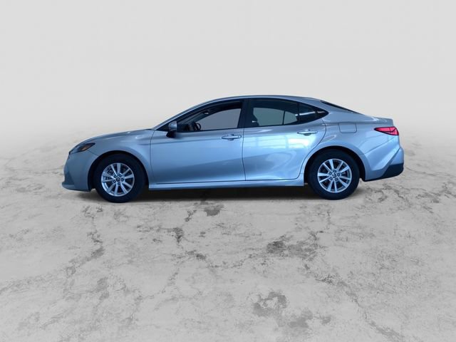 Used 2025 Toyota Camry LE image 7