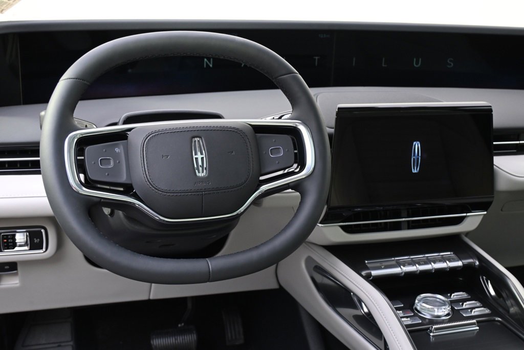 New 2026 Lincoln Nautilus Reserve image 12