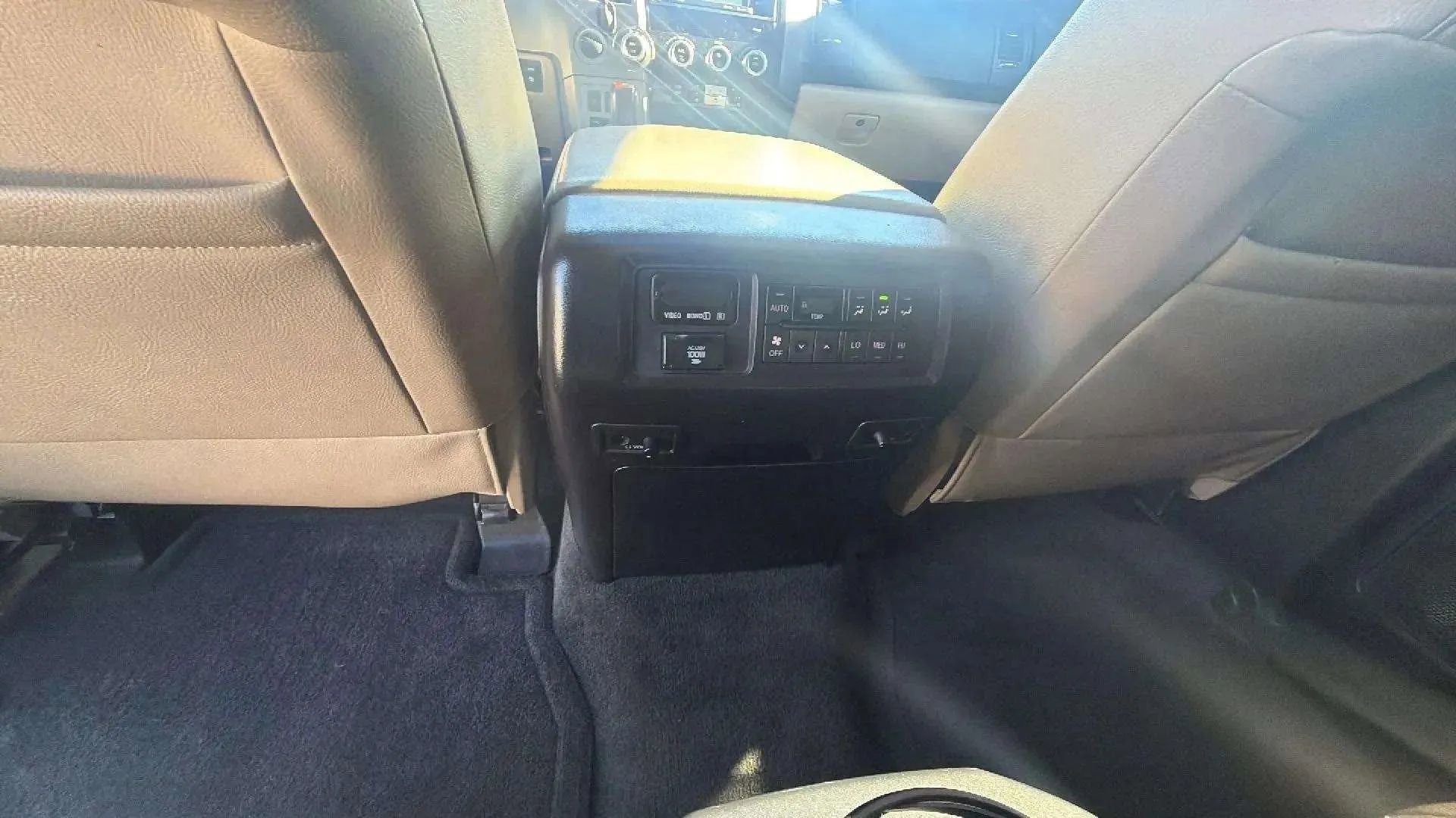 Used 2016 Toyota Sequoia Platinum image 30