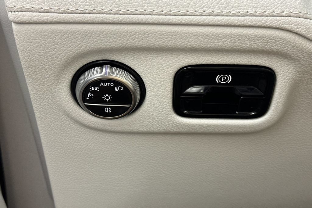 Certified 2023 Mercedes-Benz EQE 350+ 4MATIC SUV image 36