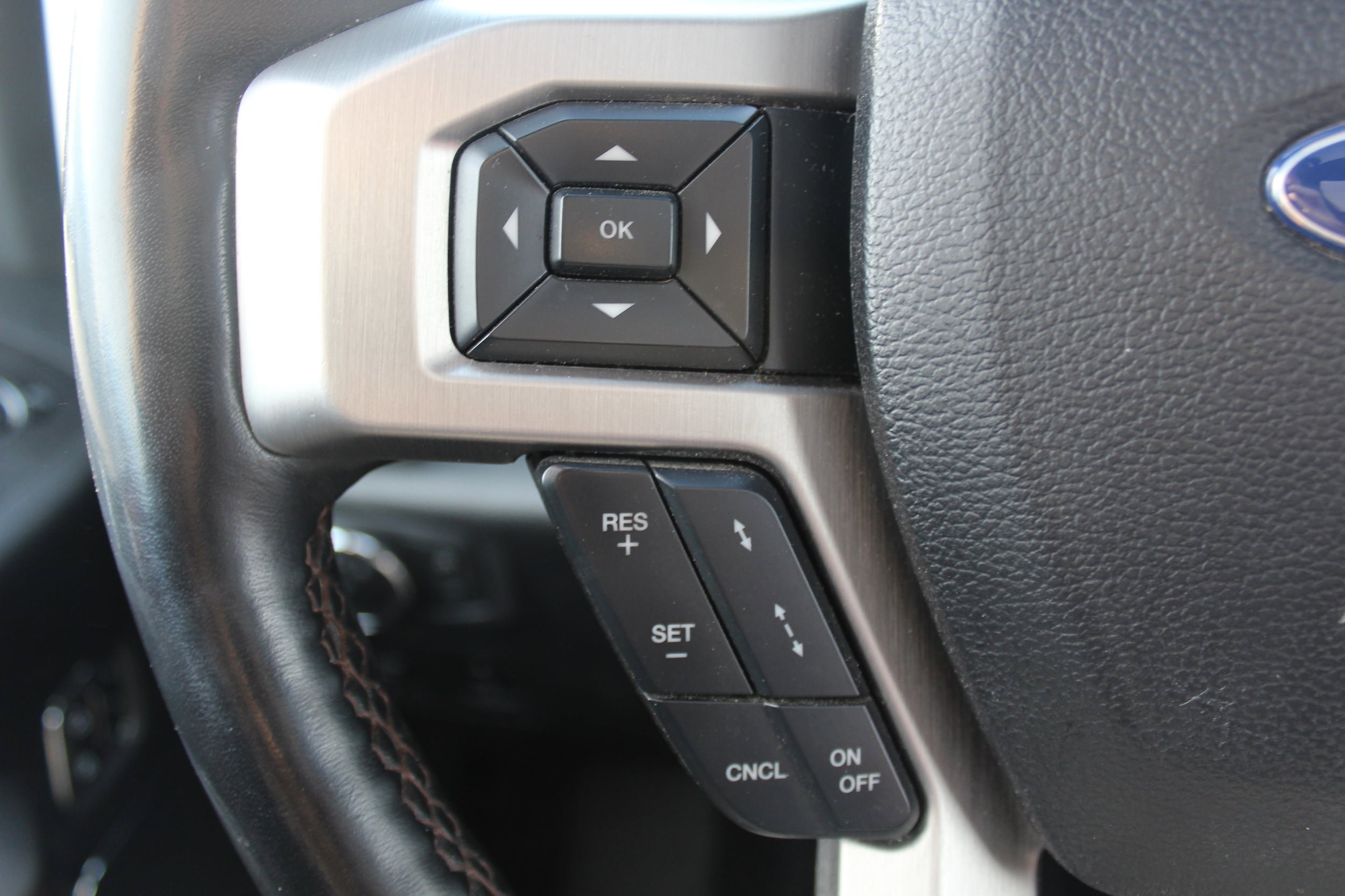 Used 2019 Ford F150 Platinum w/ Equipment Group 701A Luxury AWD/4WD image 10