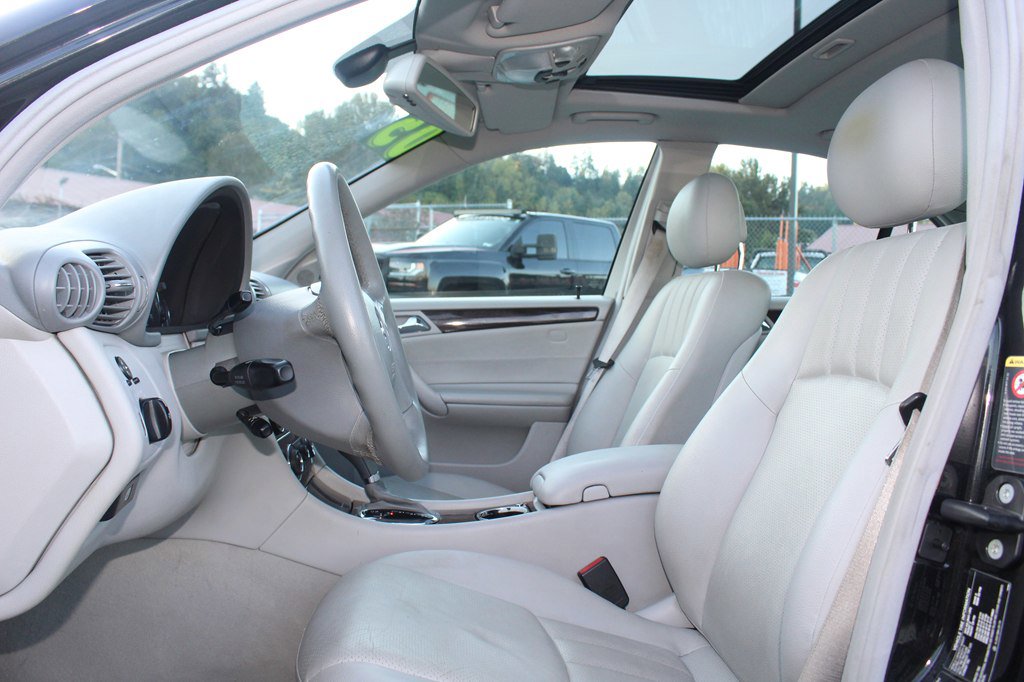 Used 2005 Mercedes-Benz C 320 Sedan image 10