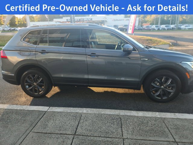 Certified 2022 Volkswagen Tiguan SE w/ Panoramic Sunroof Package AWD/4WD image 6