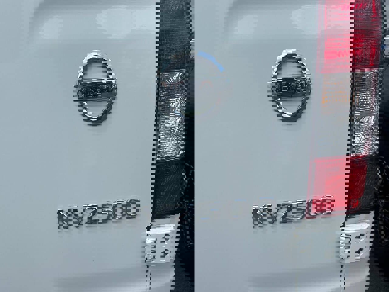 Used 2018 Nissan NV 2500 SV image 5