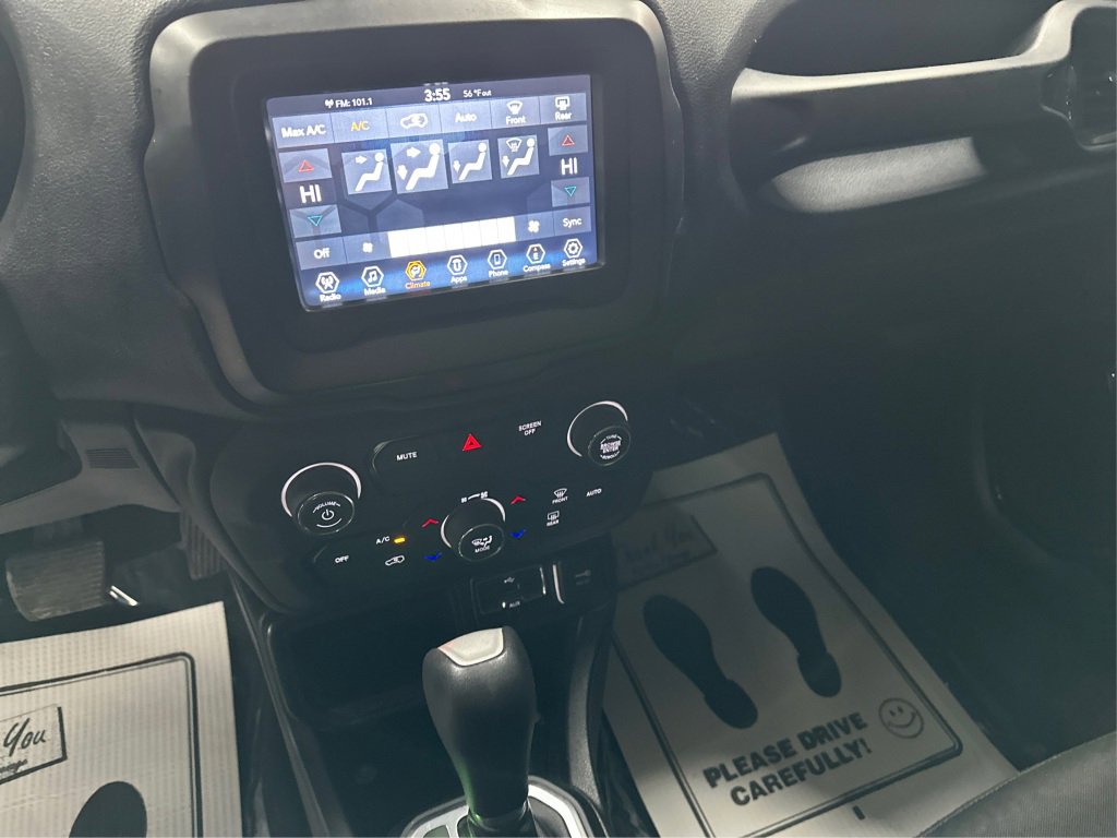 Used 2020 Jeep Renegade Altitude FWD image 23