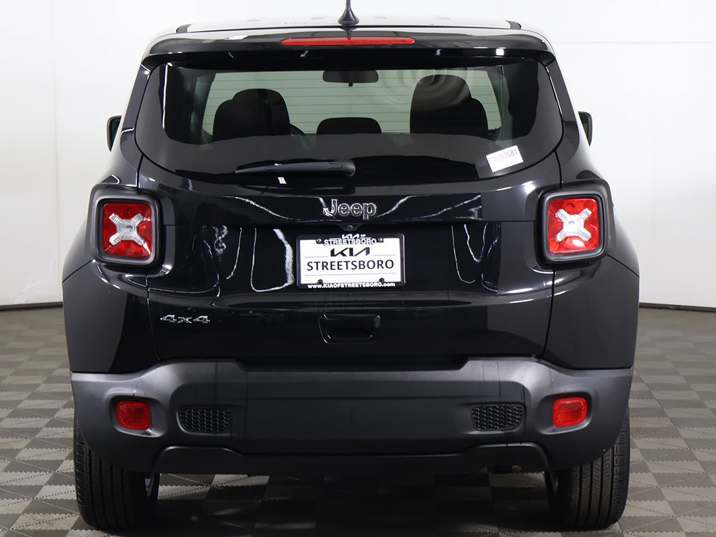 Used 2023 Jeep Renegade Latitude AWD/4WD image 11