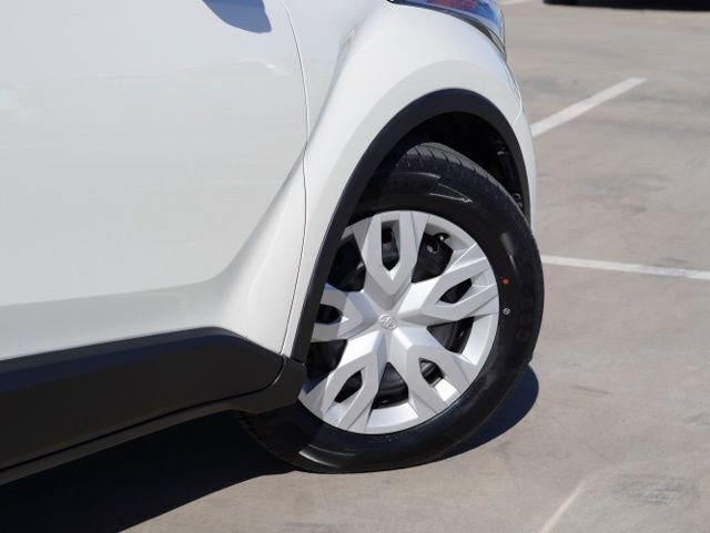 Used 2019 Toyota C-HR LE image 7