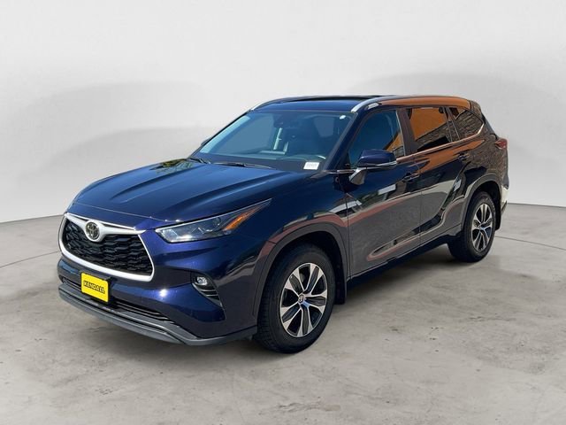 Used 2024 Toyota Highlander XLE AWD/4WD video 1