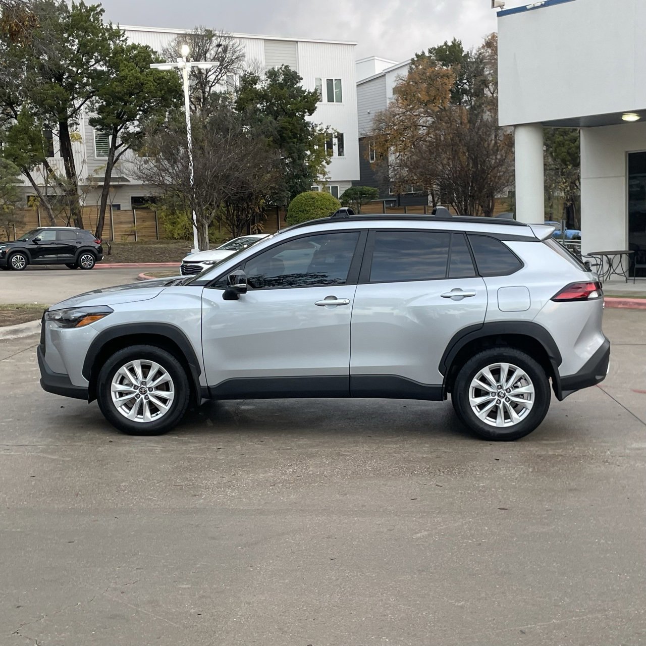 Used 2026 Toyota Corolla Cross LE image 3