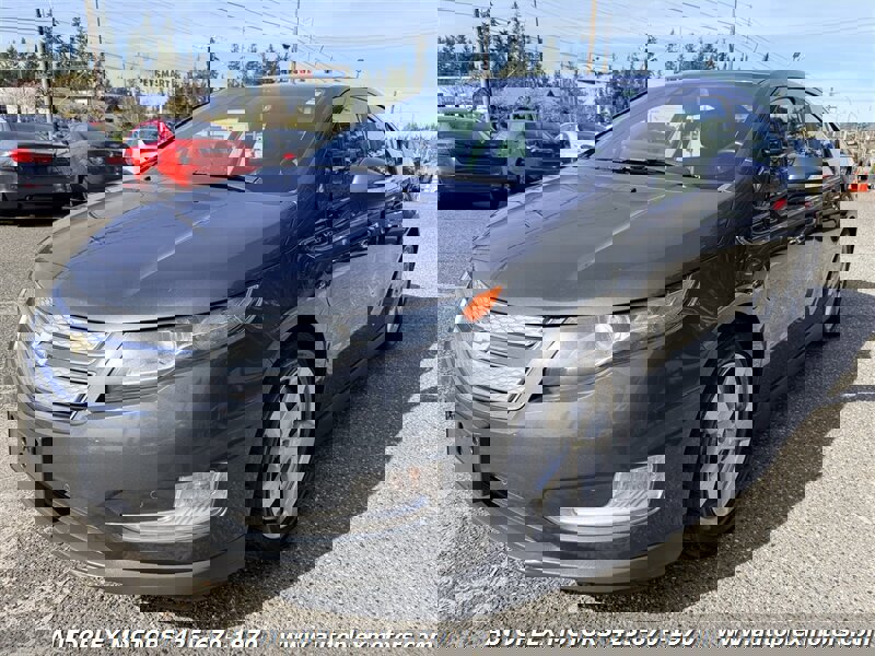Used 2013 Chevrolet Volt Premium w/ Premium Trim Package image 4