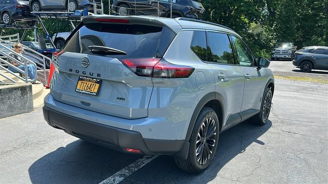 Used 2026 Nissan Rogue Dark Armor AWD/4WD image 5