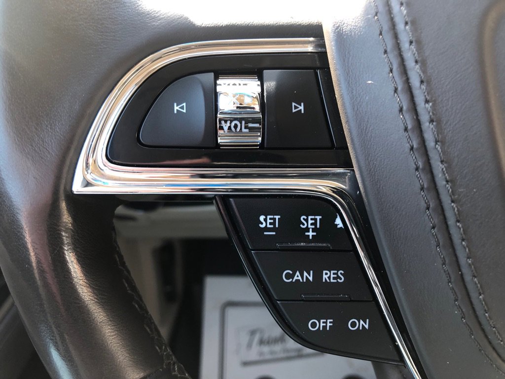 Used 2017 Lincoln Continental Reserve w/ Climate Package image 31