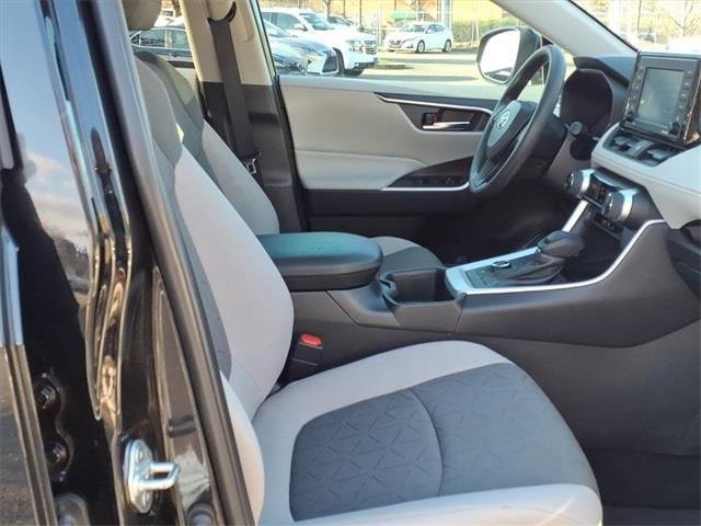 Used 2022 Toyota RAV4 XLE image 19