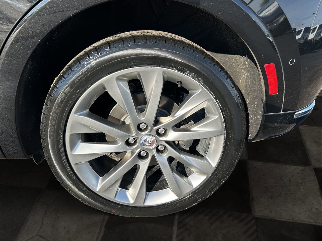 Certified 2022 Buick Envision Avenir w/ Technology Package II image 11