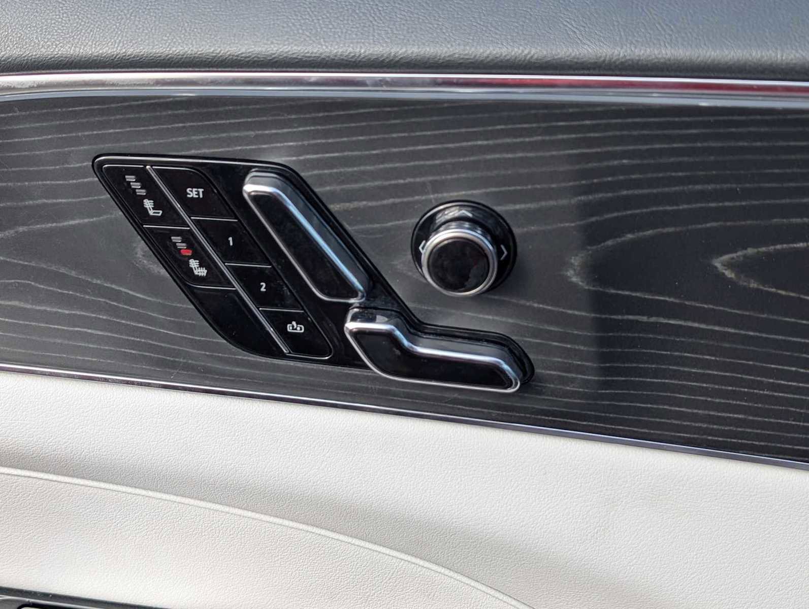 Used 2024 Cadillac Lyriq Sport image 26