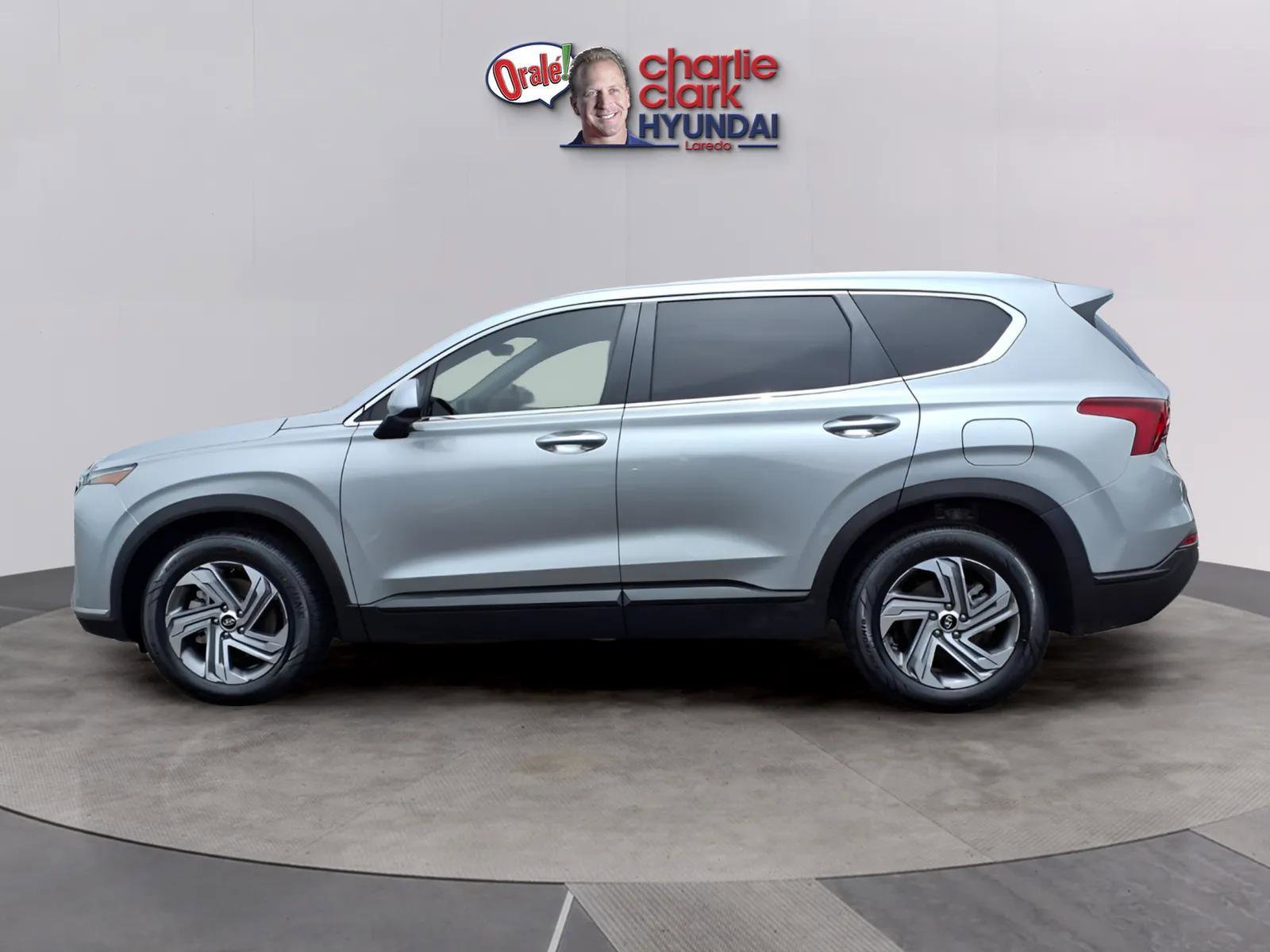 Certified 2023 Hyundai Santa Fe SE FWD image 2