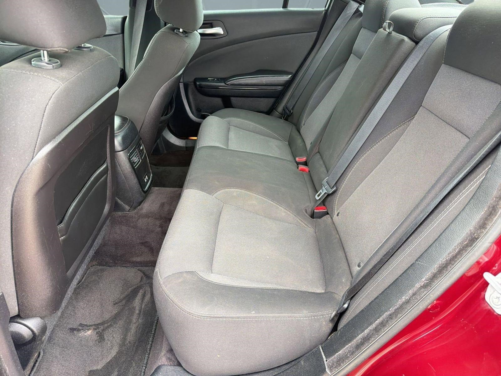 Used 2018 Dodge Charger SXT w/ Blacktop Package RWD image 15