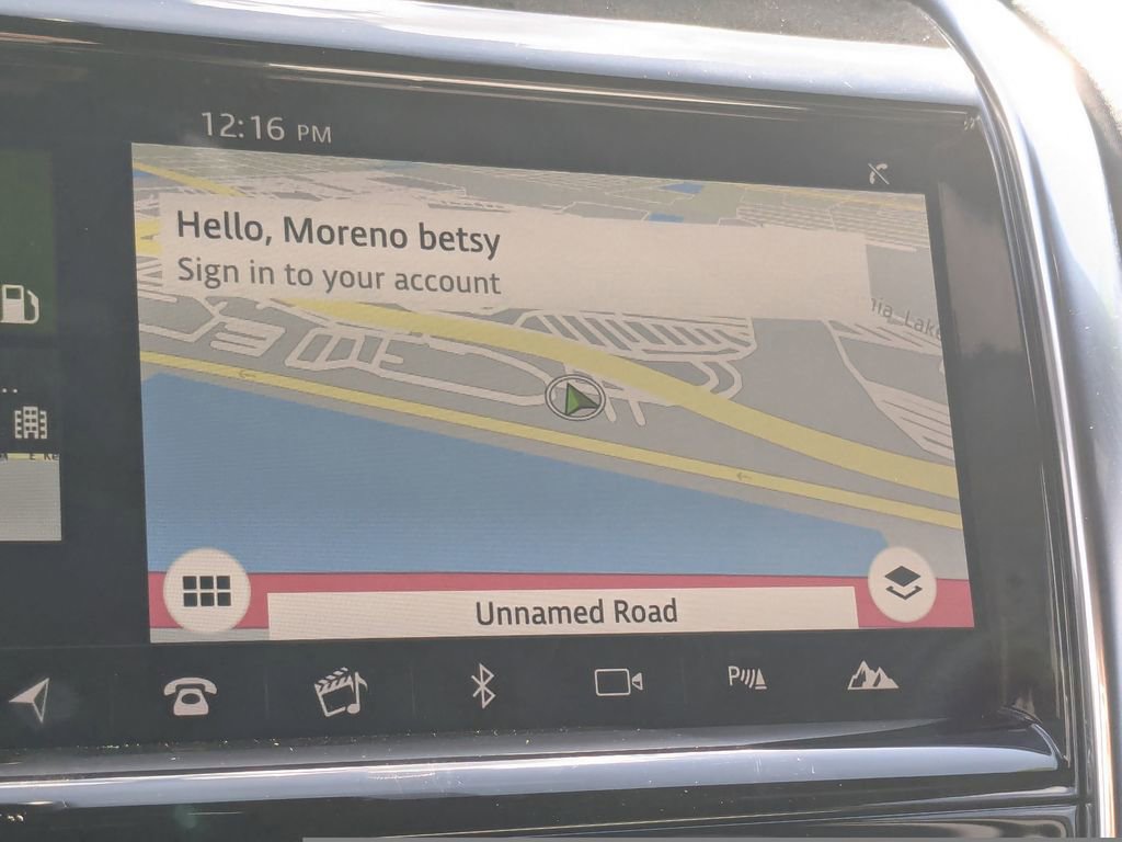 Used 2020 Land Rover Discovery Sport SE image 22