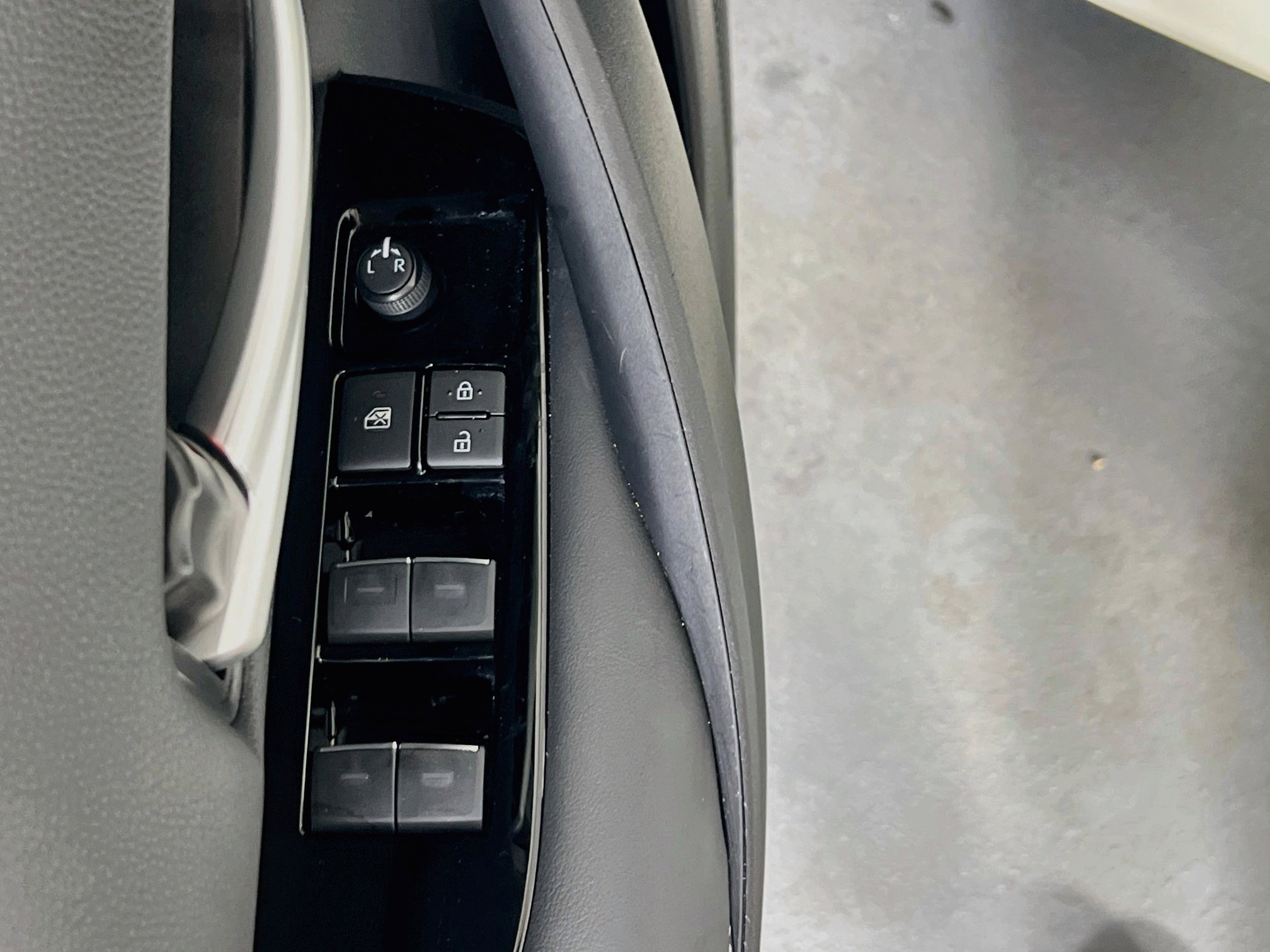 Used 2024 Toyota Corolla SE image 17