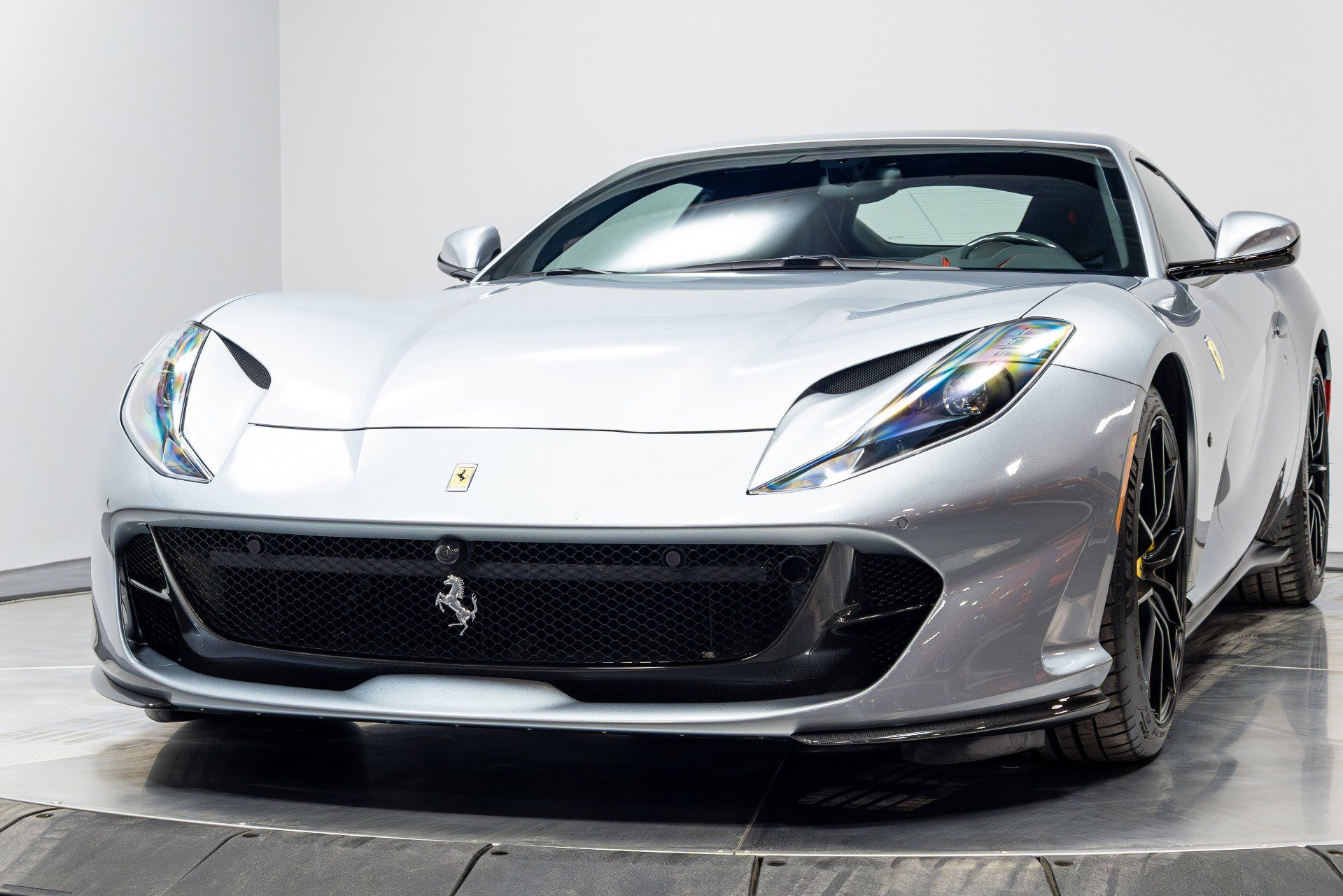 Used 2018 Ferrari 812 Superfast RWD image 73