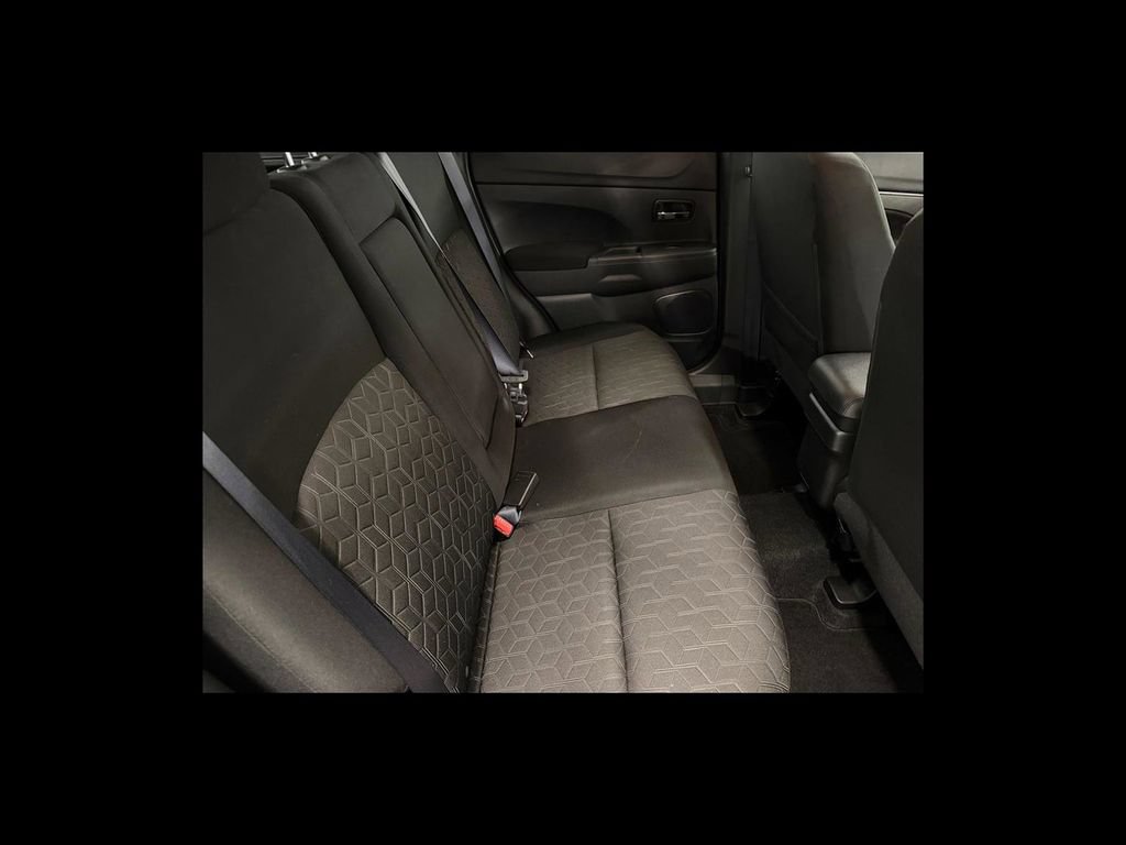 Used 2025 Mitsubishi Outlander Sport ES AWD/4WD image 19